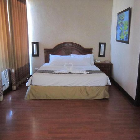 Iloilo Grand Hotel Eksteriør bilde